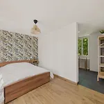 Grand Jardin, Terrasse Et Jacuzzi - Maison Pour 7 Terrasson