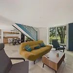 בית נופש Grand Jardin, Terrasse Et Jacuzzi - Maison Pour 7