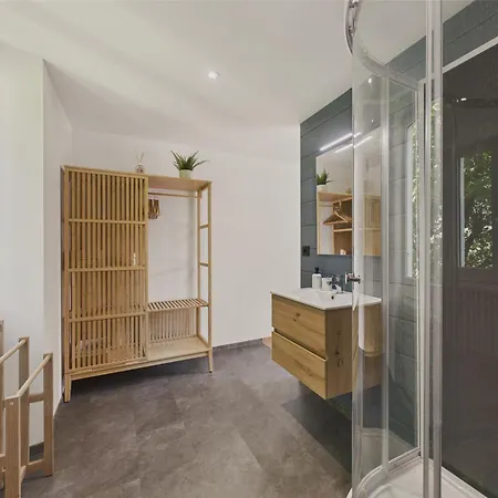 Grand Jardin Et Terrasse - Maison Pour 7 *
