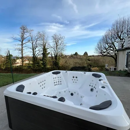 Grand Jardin, Terrasse Et Jacuzzi - Maison Pour 7 * Terrasson