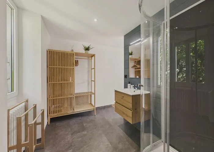 Grand Jardin Et Terrasse - Maison Pour 7 *